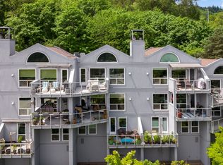 5411 SW View Point Ter, Portland, OR 97239