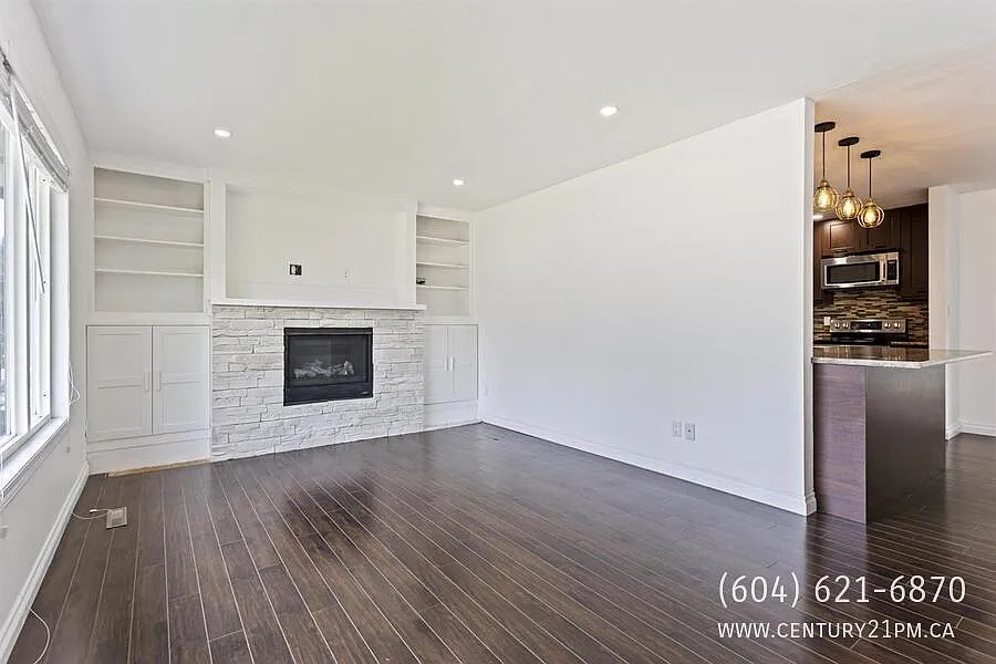2 bed, 1.0 bath, 979 sqft, $1,950 — Photo 3