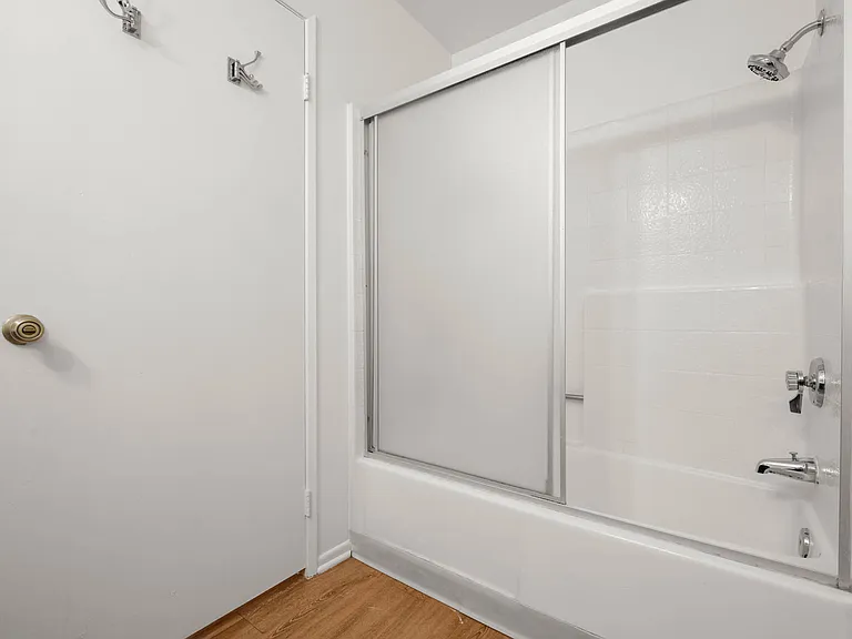 2633 Ellendale Pl — Photo 10