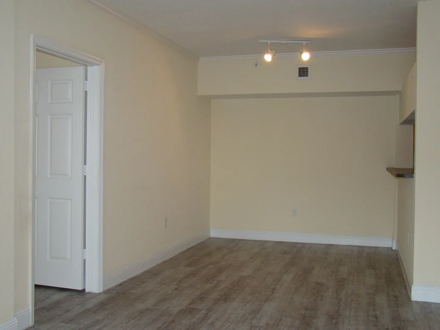 City Center Apartments — Photo 4