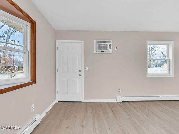4th image of 121 Harding Drive