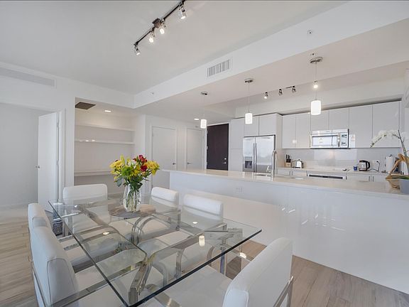 5th image of 999 SW 1st Ave APT 3005