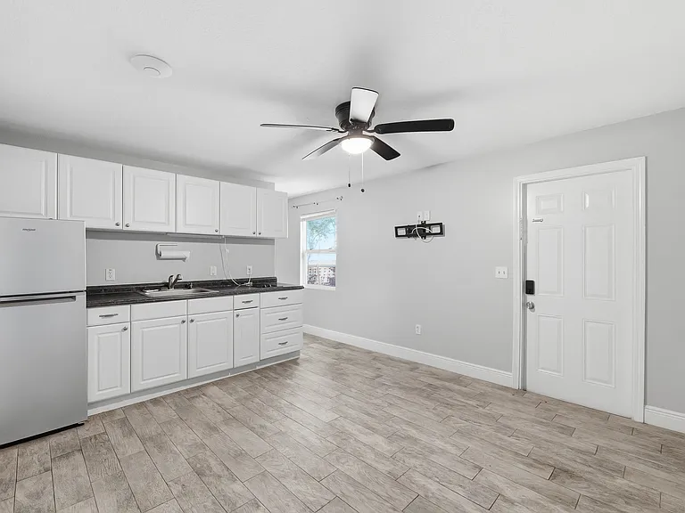 15509 Casey Rd #B — Photo 6