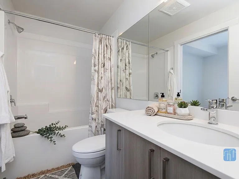 3381 Whittier Ave — Photo 7