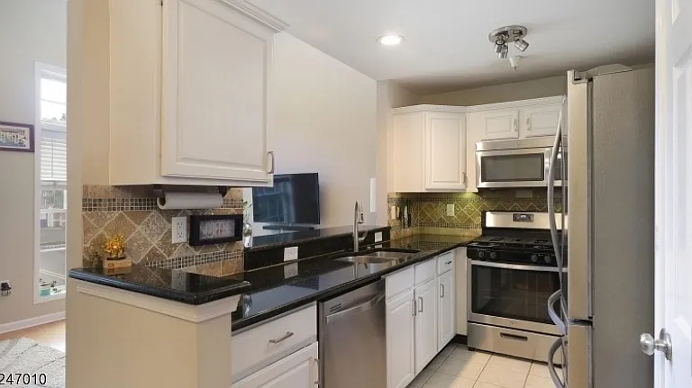 107 Donato Cir — Photo 7