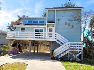 909 Dogwood Rd, Clear Lake Shores, TX 77565