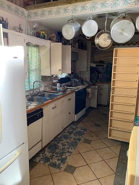 2nd image of 3321 25th St N