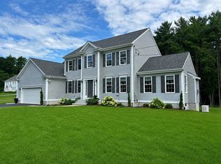 41 Clapp Rd, Rochester, MA 02770