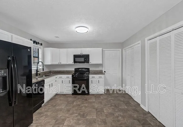 321 Summerwood Ln — Photo 26