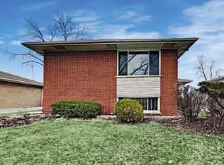 4350 Henry St, Evergreen Park, IL