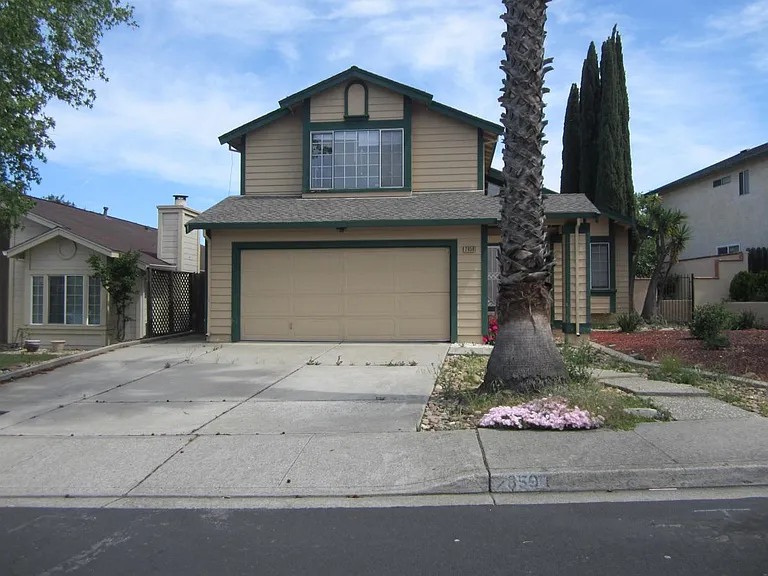 2859 Honeysuckle Cir — Photo 3