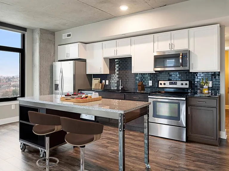 Aertson Midtown — Photo 3