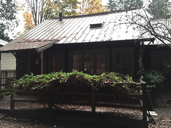 2nd image of 9473 NE Loughrey Ave