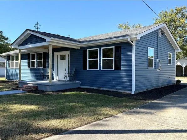 9354 Orchard Garden Ln, Smithfield, VA 23430