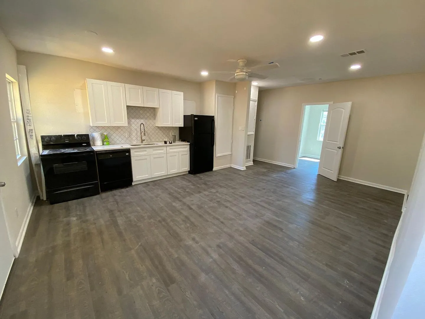 615 Parkview Ave — Photo 4