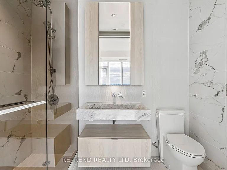 11 Yorkville Ave #5709 — Photo 43