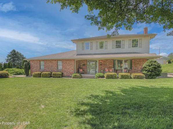 99 Amesbury St, Plains, PA 18705