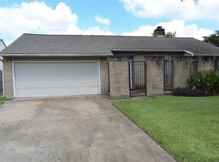 7910 Triple Crown Dr, Houston, TX 77071