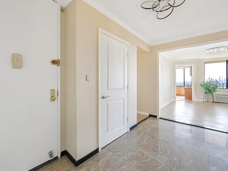 200 Winston Dr #2019 — Photo 15