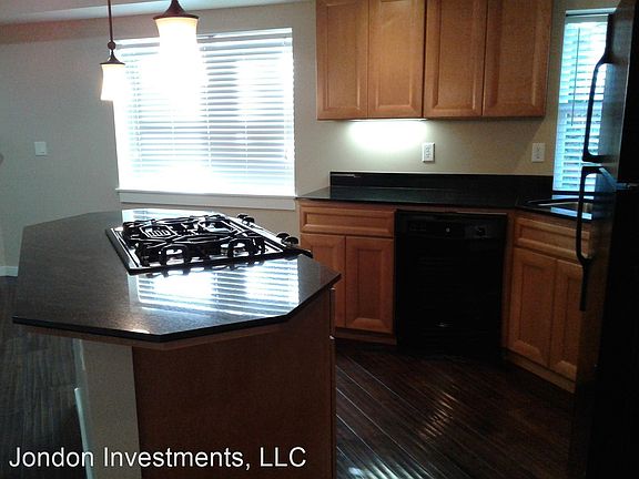 3rd image of 283 E South Temple APT 32