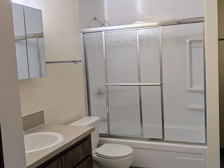 2229 Hawthorne St #C — Photo 5
