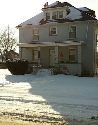 3rd image of 49 Tuxedo St