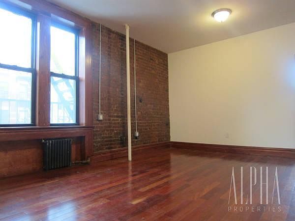 1st image of 1800 Lexington Ave APT 2S