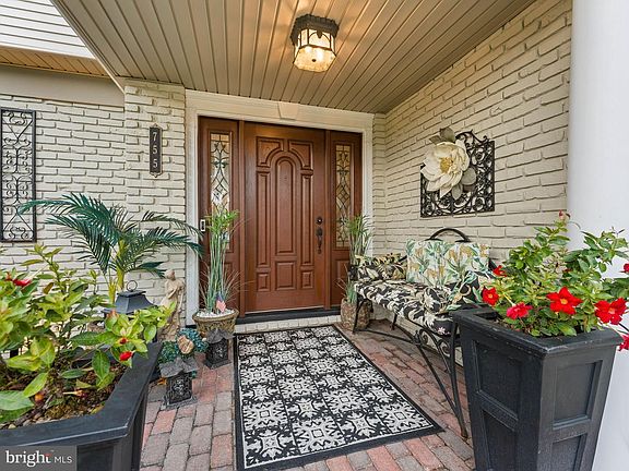 4th image of 755 Amsterdam Rd