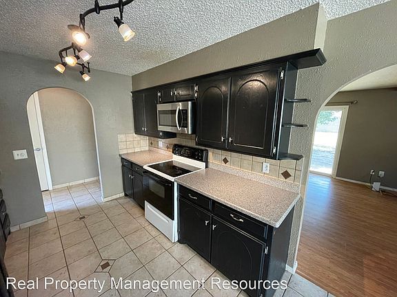 5th image of 608 Linda Ln