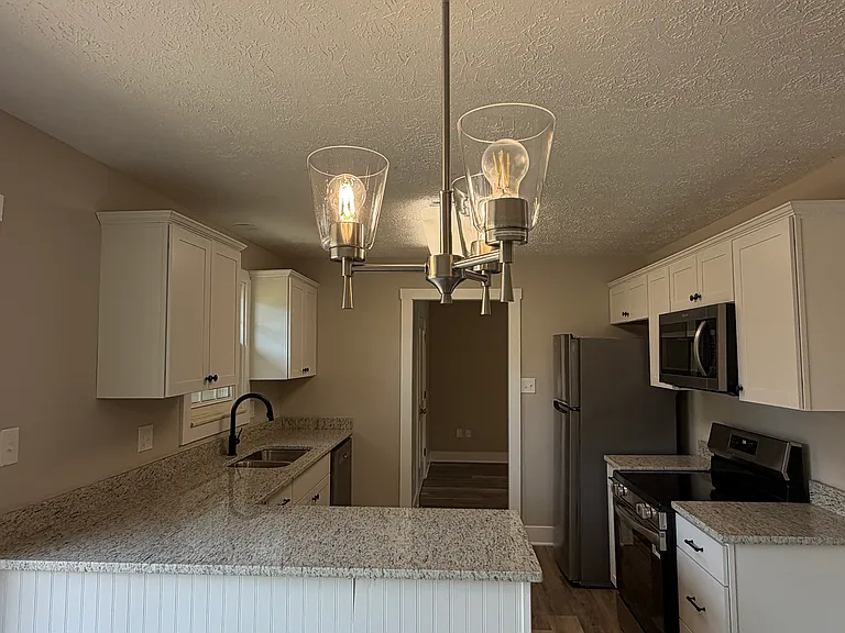 5912 Wooded Acres Dr — Photo 5