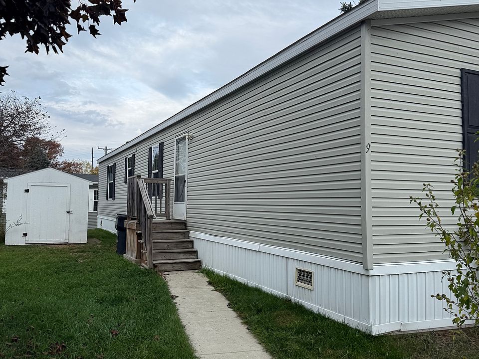 2nd image of 9 Dunlap Cir