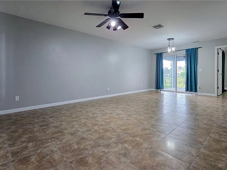 7319 Albany Rd — Photo 4