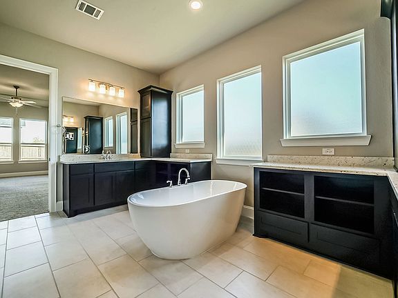 Homesite 3220 primary bath