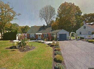 5 Lynn Pl, Pompton Plains, NJ