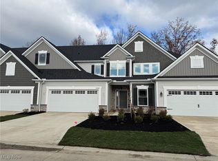 32066 Tuscan Ln #L-5, Avon Lake, OH 44012
