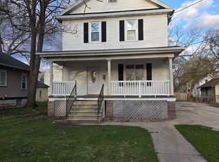 630 Jackson St #B, Oshkosh, WI 54901
