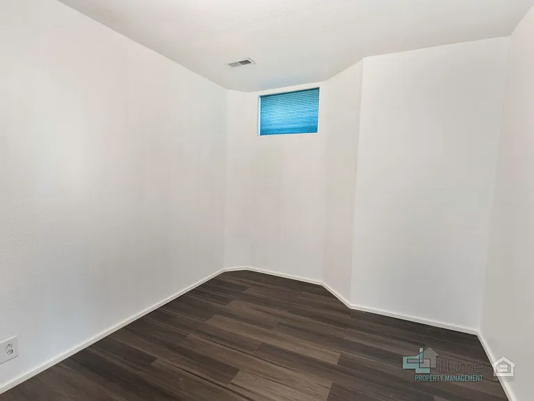 20630 Willamette Dr — Photo 31