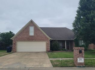 211 Whispering Wind Cir, Marion, AR 72364