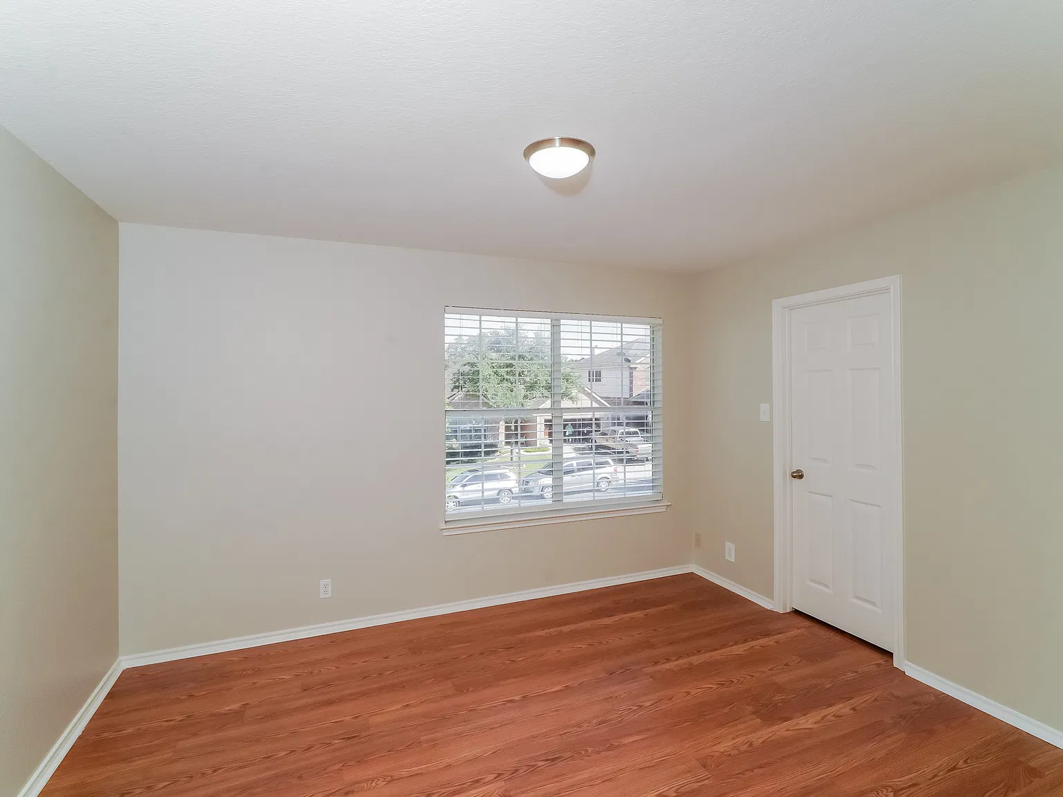 3 bed, 2.5 bath, 2533 sqft, $1,799 — Photo 4
