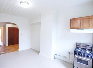 52-23 35th St #2R, Long Island City, NY 11101