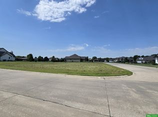 1755 N Deer Run, Fremont, NE 68025
