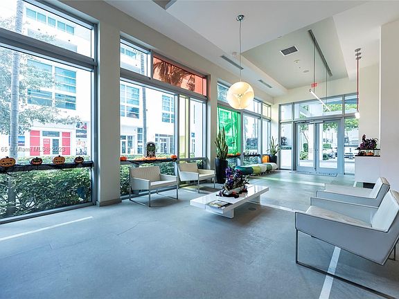 5th image of 333 NE 24th St APT 305