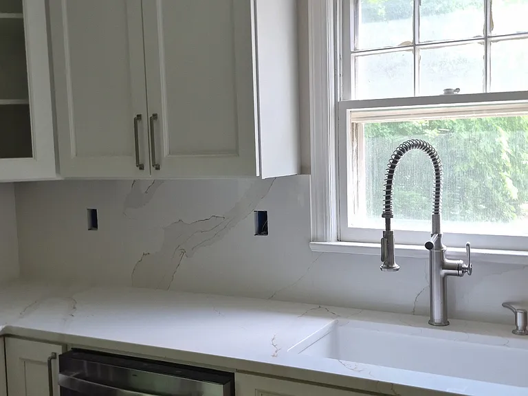 70 E 6th St — Photo 21