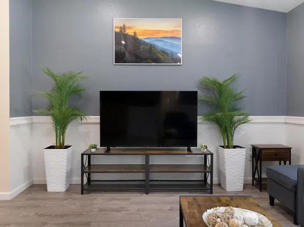 9022 170th Ave NE, Redmond, WA 98052