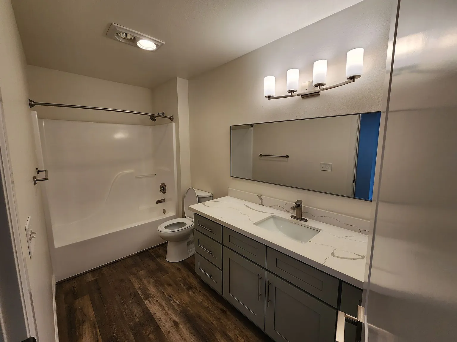 Issaquah Valley Place — Photo 4