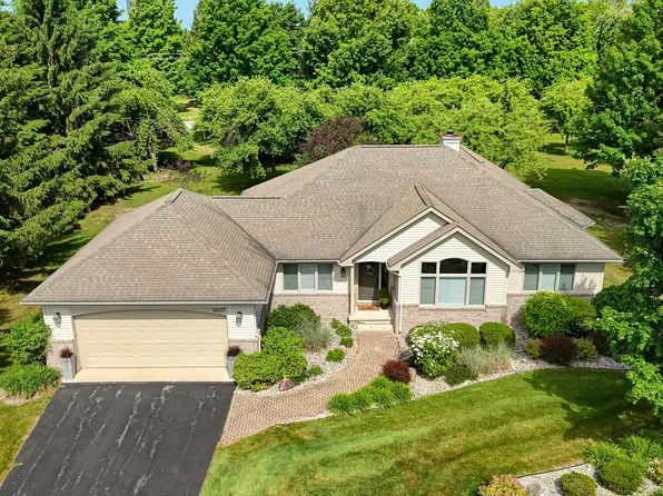 5027 Arrowhead Cir, Williamsburg, MI 49690