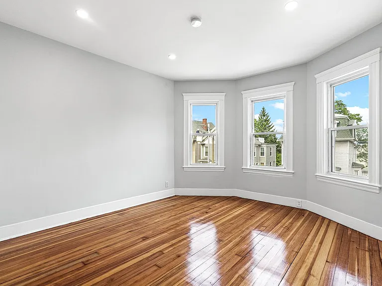 79 Pleasant St #3 — Photo 9