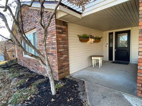 1330 Quail Run Cir, Bentonville, AR 72712