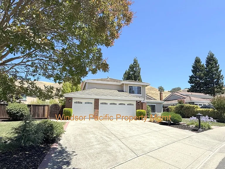 1040 Hill Meadow Pl — Photo 1
