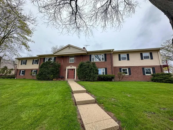 13390 West Bluemound ROAD #4, Elm Grove, WI 53122